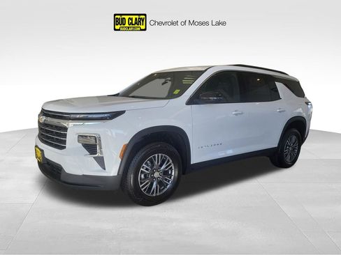 New 2026 Chevrolet Traverse LT w/ LPO, Floor Liner Package FWD image 1