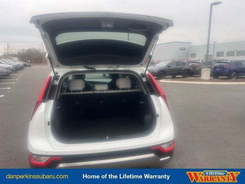 Used 2025 Kia Niro EX Touring image 45