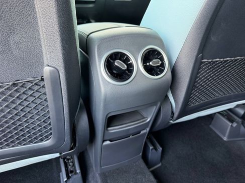 Used 2026 Mercedes-Benz GLB 250 image 30