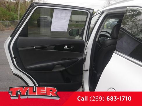 Used 2020 Kia Sorento EX AWD/4WD image 17
