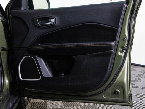 Used 2019 Jeep Compass Limited image 41