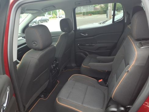 Used 2023 GMC Acadia AT4 AWD/4WD image 13
