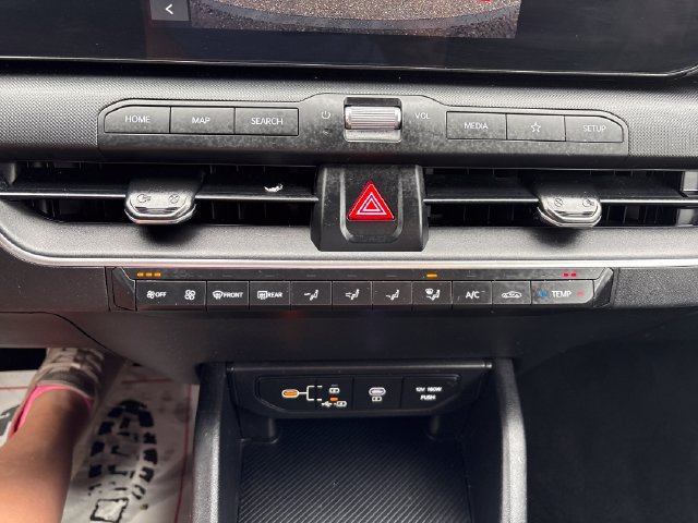 Used 2025 Kia K4 FWD image 16