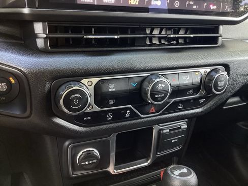 Used 2024 Jeep Wrangler Sport AWD/4WD image 15