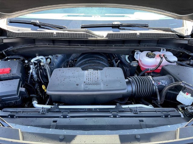 Used 2026 Chevrolet Suburban LS AWD/4WD image 13