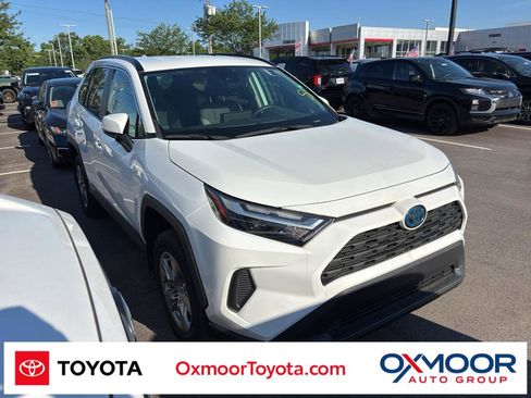 Used 2024 Toyota RAV4 XLE AWD/4WD image 1