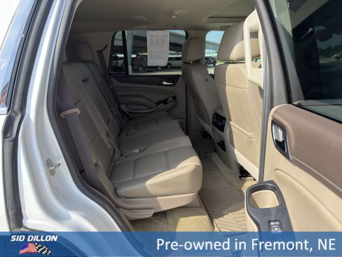 Used 2017 GMC Yukon SLT w/ Premium Edition AWD/4WD image 19