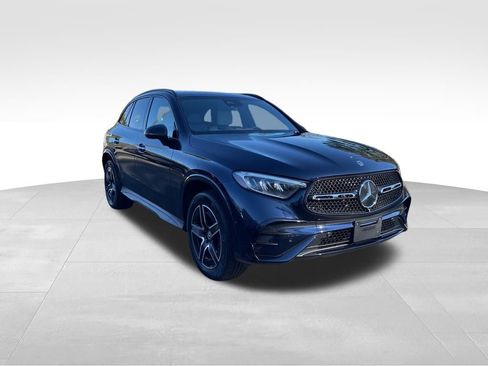 Used 2023 Mercedes-Benz GLC 300 4MATIC image 4
