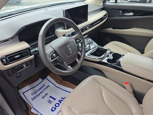 Used 2022 Lincoln Nautilus FWD w/ Premium Package image 21