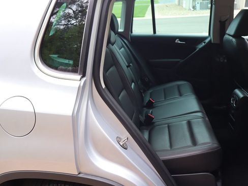 Used 2014 Volkswagen Tiguan SEL AWD/4WD image 21
