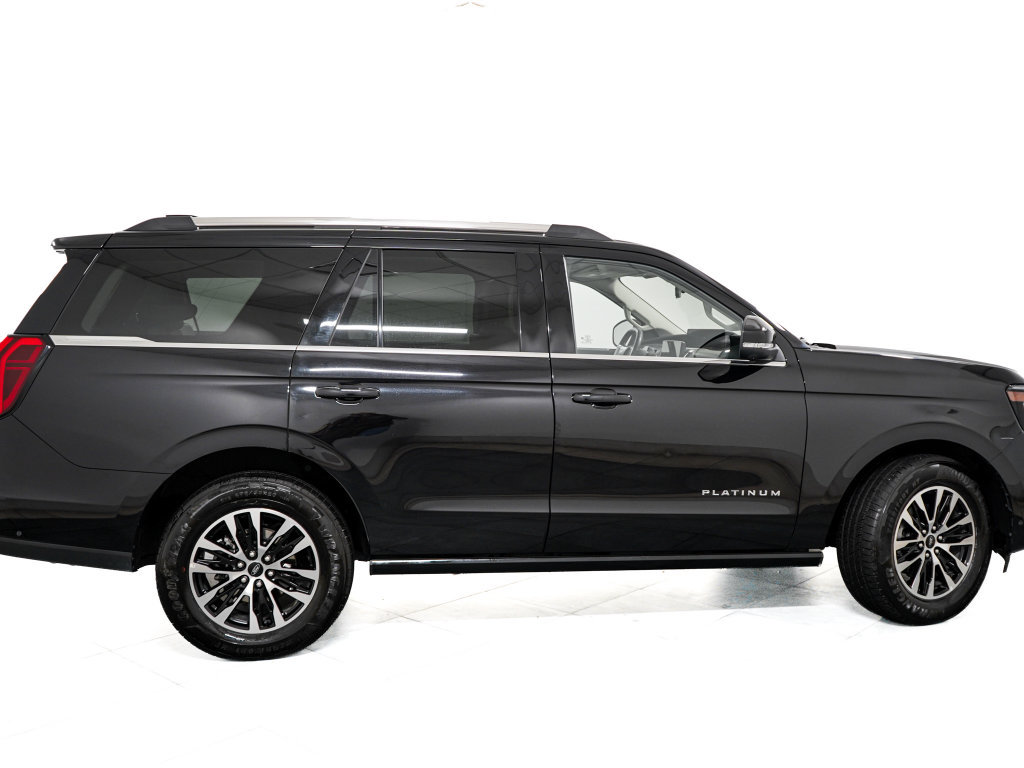 Used 2025 Ford Expedition Platinum AWD/4WD image 7