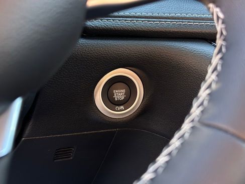 New 2025 Chrysler Pacifica Select image 25