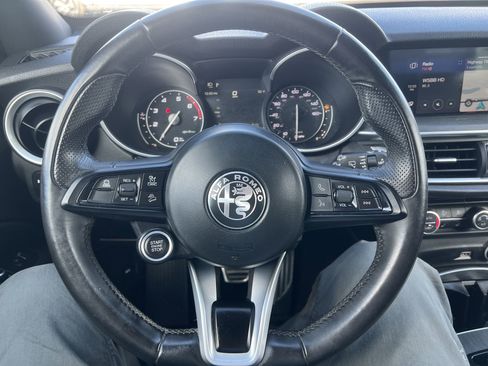 Used 2022 Alfa Romeo Stelvio Ti image 11