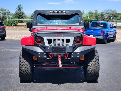Used 2016 Jeep Wrangler Unlimited Sahara w/ Max Tow Package AWD/4WD image 2
