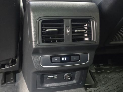 Used 2022 Audi Q5 2.0T Premium Plus w/ Premium Plus Package image 18