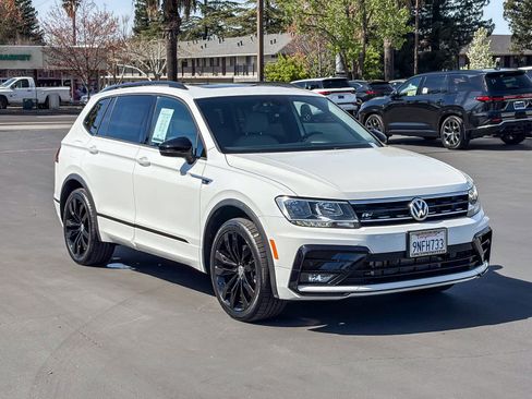 Used 2021 Volkswagen Tiguan SE R-Line image 10