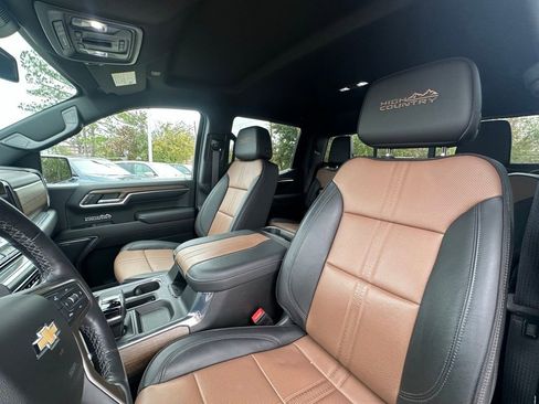 Used 2023 Chevrolet Silverado 1500 High Country w/ Z71 Off-Road Package image 13