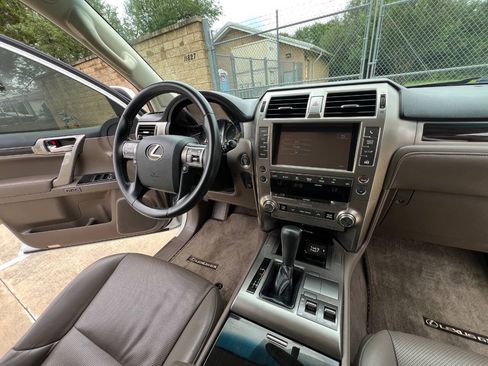 Used 2018 Lexus GX 460 w/ Navigation Package AWD/4WD image 40