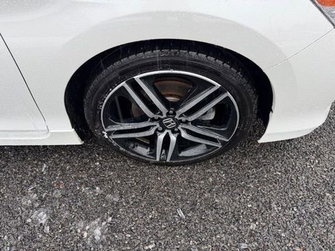 Used 2016 Honda Accord Touring image 23