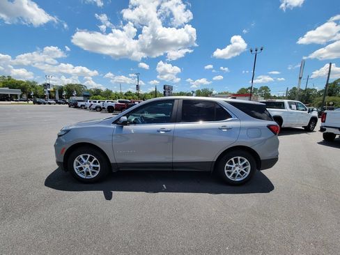Used 2024 Chevrolet Equinox LT AWD/4WD image 2