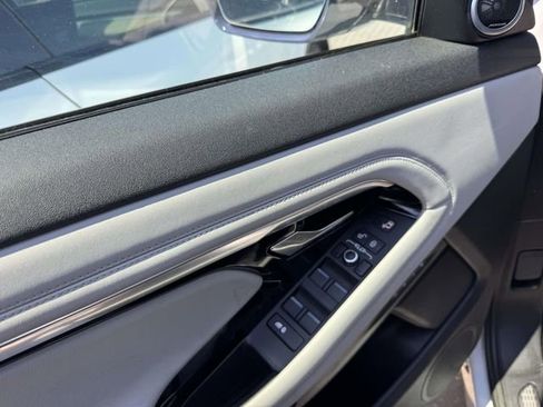 Used 2020 Land Rover Range Rover Evoque First Edition AWD/4WD image 20