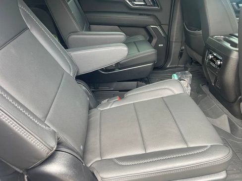 Used 2025 GMC Yukon XL Denali w/ Sun & Power Step Package AWD/4WD image 34