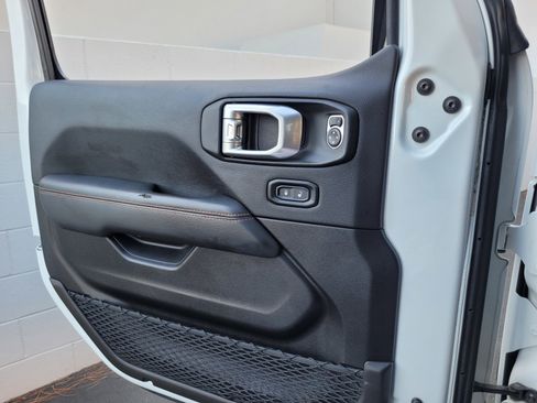 Used 2020 Jeep Gladiator Mojave AWD/4WD image 25
