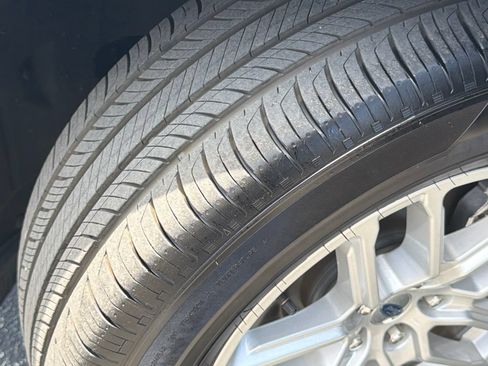 Used 2025 Ford Explorer Active RWD image 22