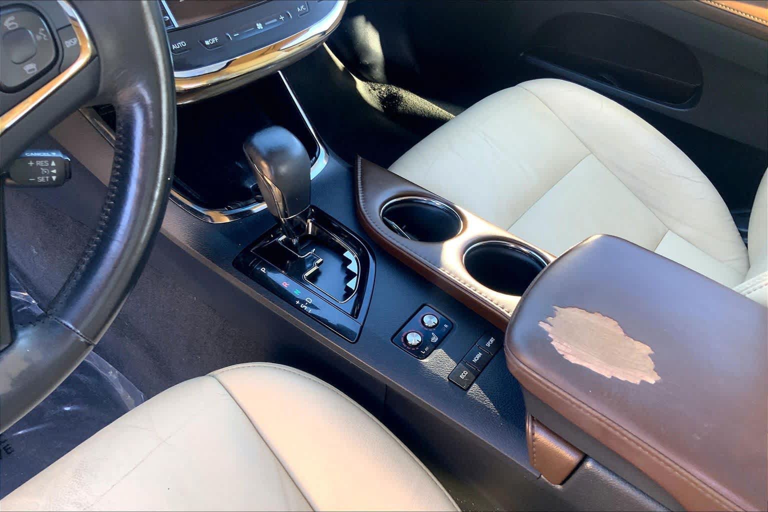 Used 2015 Toyota Avalon XLE Touring FWD image 32