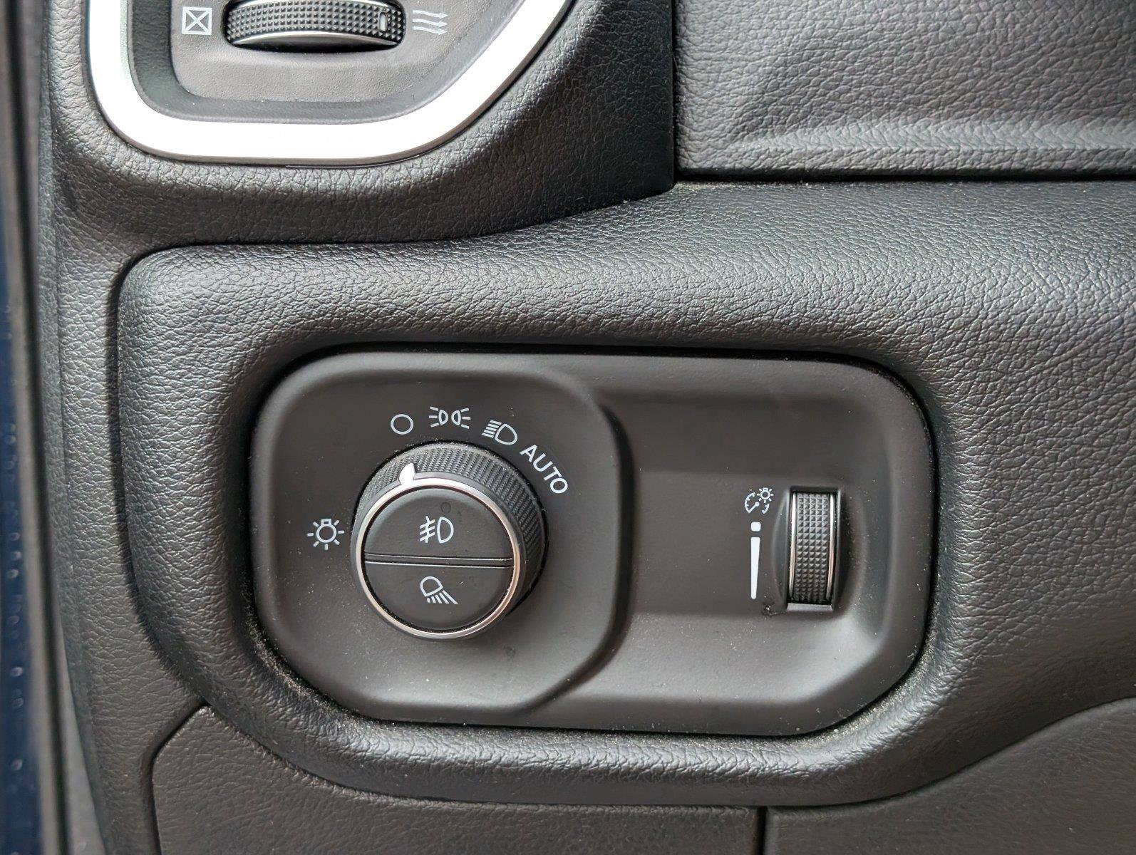 Used 2020 RAM 1500 Big Horn RWD image 28
