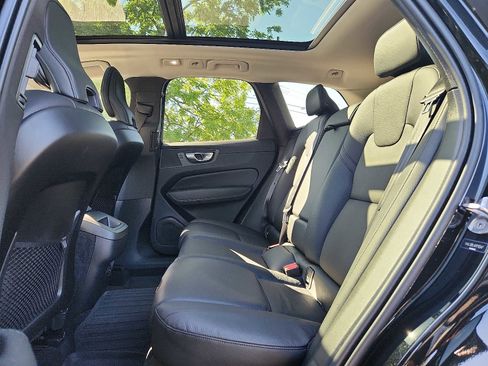 Certified 2024 Volvo XC60 B5 Plus w/ Protection Package Premier AWD/4WD image 10