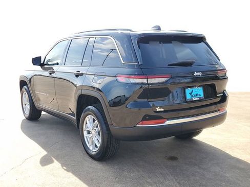 New 2025 Jeep Grand Cherokee Laredo X RWD image 3