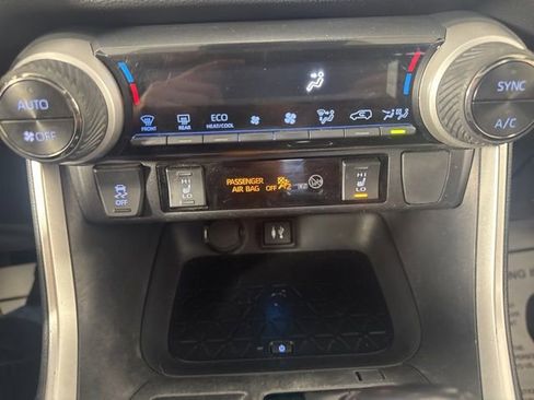 Used 2019 Toyota RAV4 XSE AWD/4WD image 16