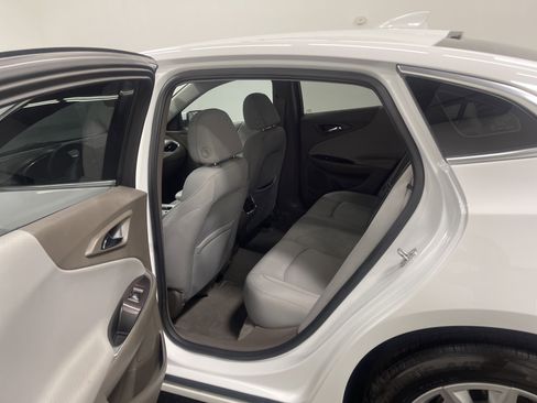 Used 2021 Chevrolet Malibu LT image 13