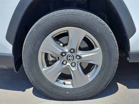 Used 2025 Toyota RAV4 XLE FWD image 4