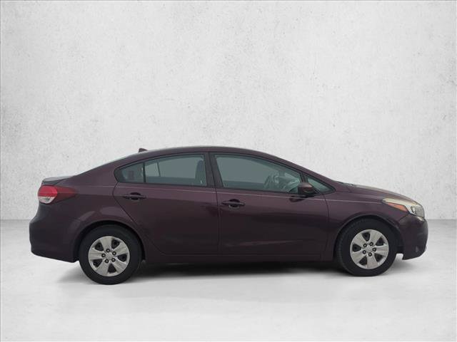 Used 2017 Kia Forte LX FWD image 5
