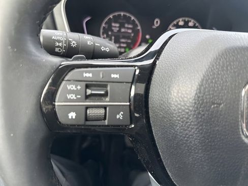 Used 2025 Honda Pilot Touring image 19