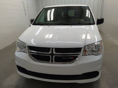 Used 2019 Dodge Grand Caravan SE w/ UConnect Hands-Free Group FWD image 15