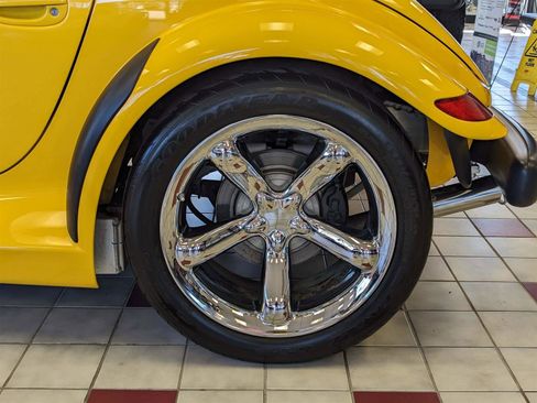 Used 2002 Chrysler Prowler RWD image 9