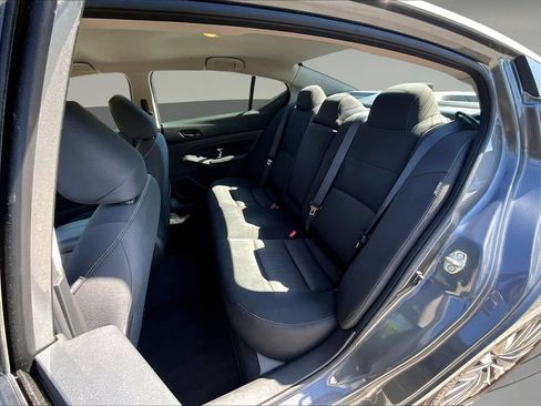Used 2025 Nissan Altima 2.5 SV FWD image 24