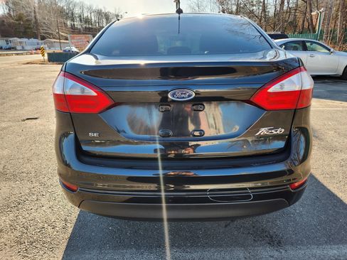 Used 2016 Ford Fiesta SE image 9