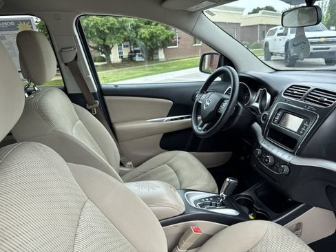 Used 2015 Dodge Journey SXT w/ Flexible Seating Group FWD image 17