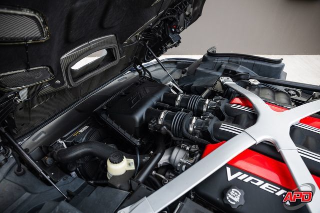 Used 2014 SRT Viper SRT-10 w/ Exterior Carbon Fiber Package RWD image 85
