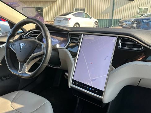 Used 2013 Tesla Model S Performance RWD image 30