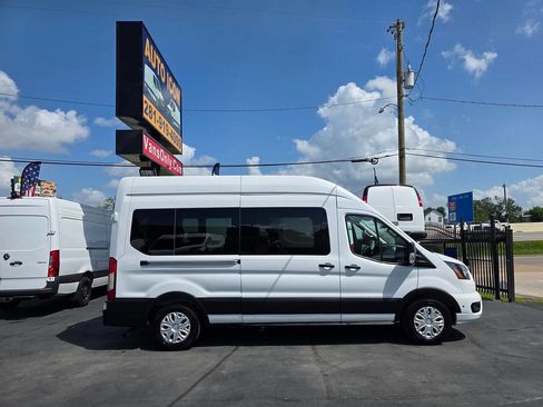 Used 2025 Ford Transit 350 XLT image 3