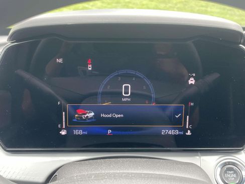 Used 2025 Chevrolet Trax LT FWD image 19