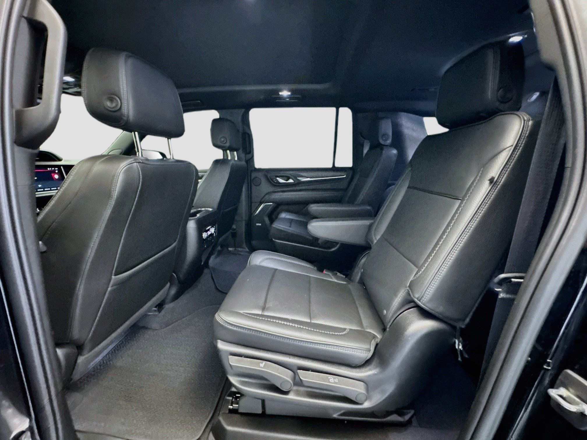 Used 2023 GMC Yukon XL Denali RWD image 15