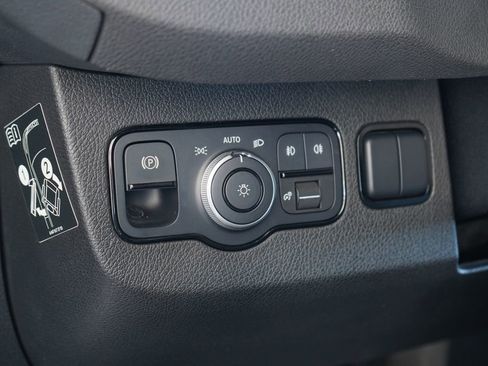 Used 2022 Mercedes-Benz Sprinter 2500 image 28