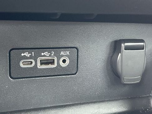 Used 2025 Nissan Altima 2.5 SV FWD image 19
