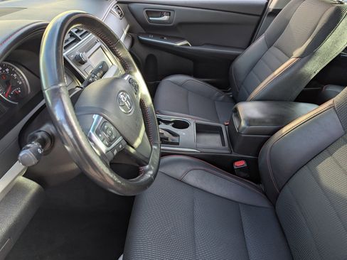 Used 2016 Toyota Camry SE image 20